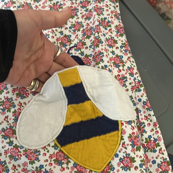 Mini Boden Girls Appliqué Pocket Tunic Bee Size 11-12 - Picture 3 of 5